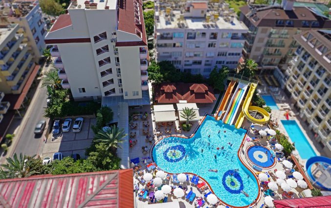 Buitenzwembad van Hotel Kahya in Alanya