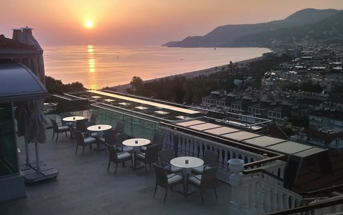 Terras van Hotel Sunny Hill Alya in Alanya