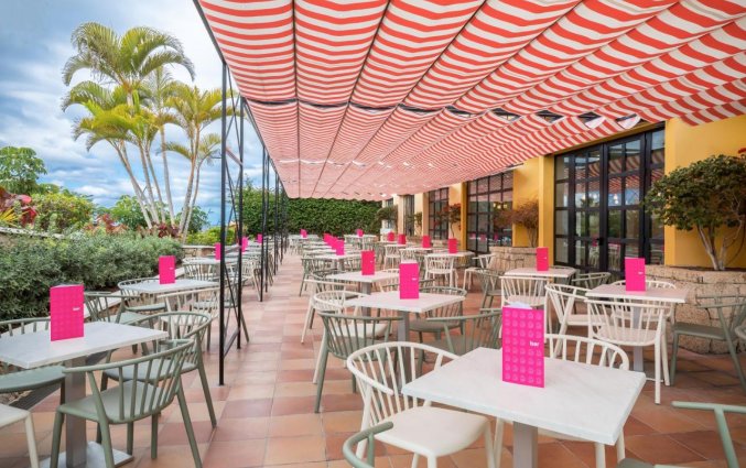 Terras van Appartementen Allegro Isora op Tenerife