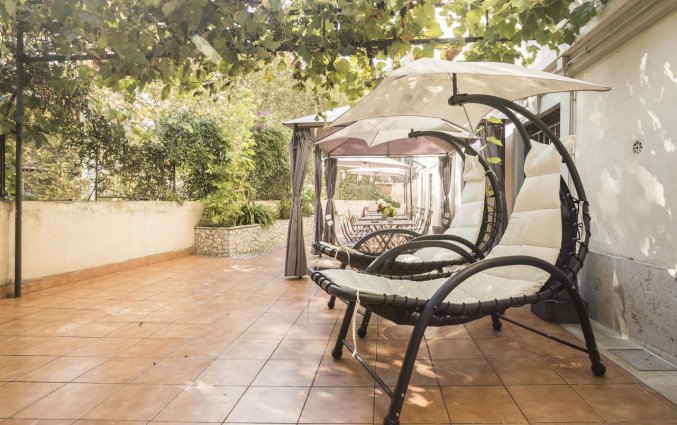 Terras van hotel Villa Rosa in Rome