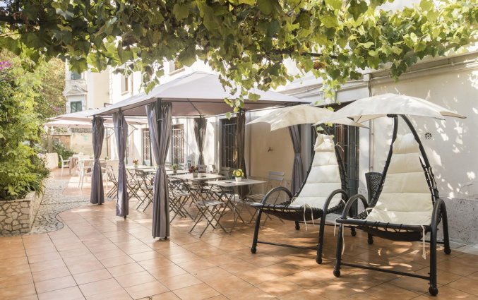 Terras van hotel Villa Rosa in Rome