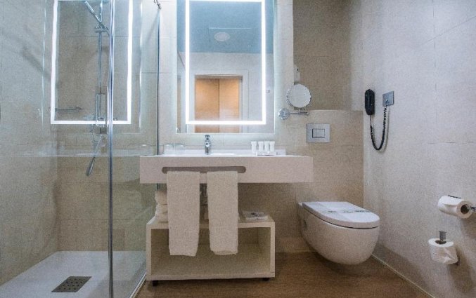 Badkamer bij Hotel America Sevilla