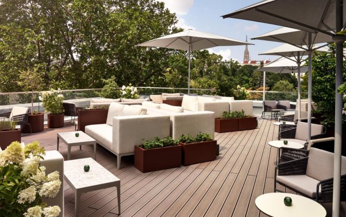 Terras van Hilton Vienna Park Wenen