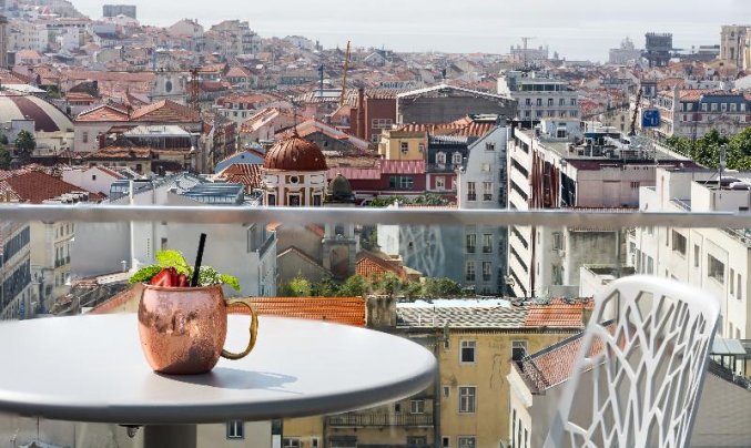 Dakterras van NH Collection Lisboa Liberdade Lissabon