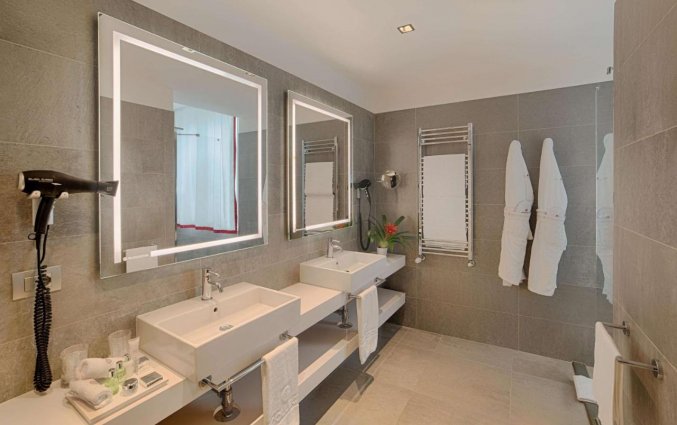 Badkamer bij Hotel NH Collection Palazzo