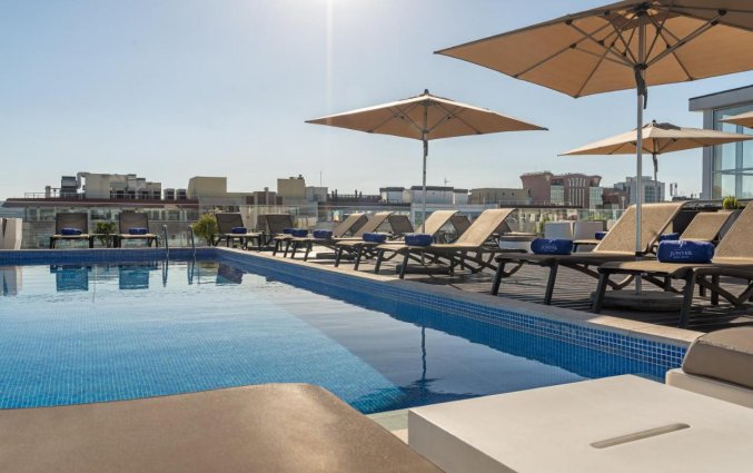 Zwembad bij Jupiter Lisboa