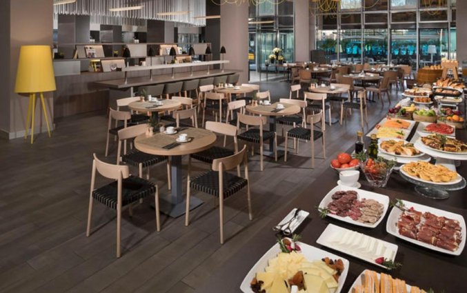 Ontbijtzaal van Melia Barcelona Sky Barcelona