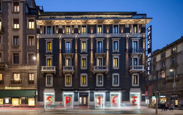 Gebouw Spice Hotel