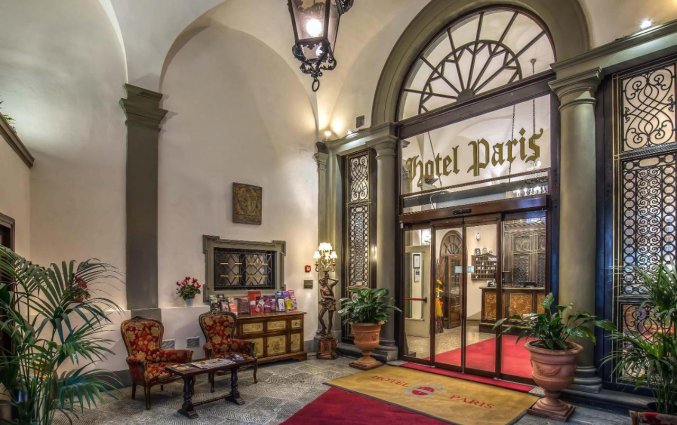Entree van Hotel Paris Florence