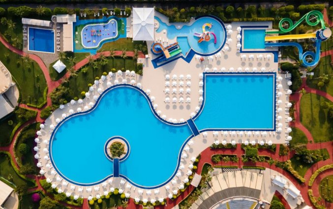 Zwembaden Miracle Resort