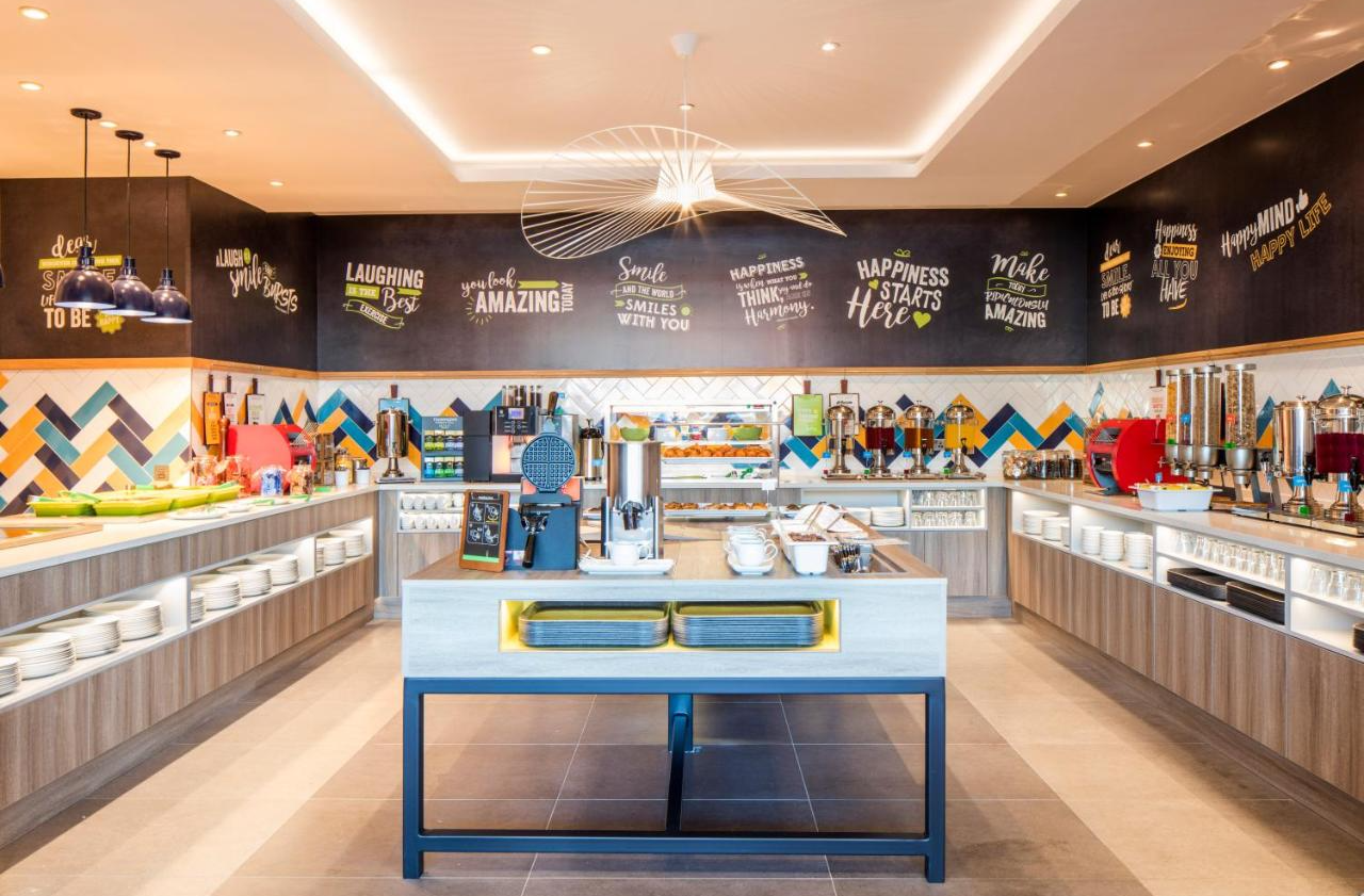 Ontbijtbuffet van Hampton by Hilton Belfast City Centre