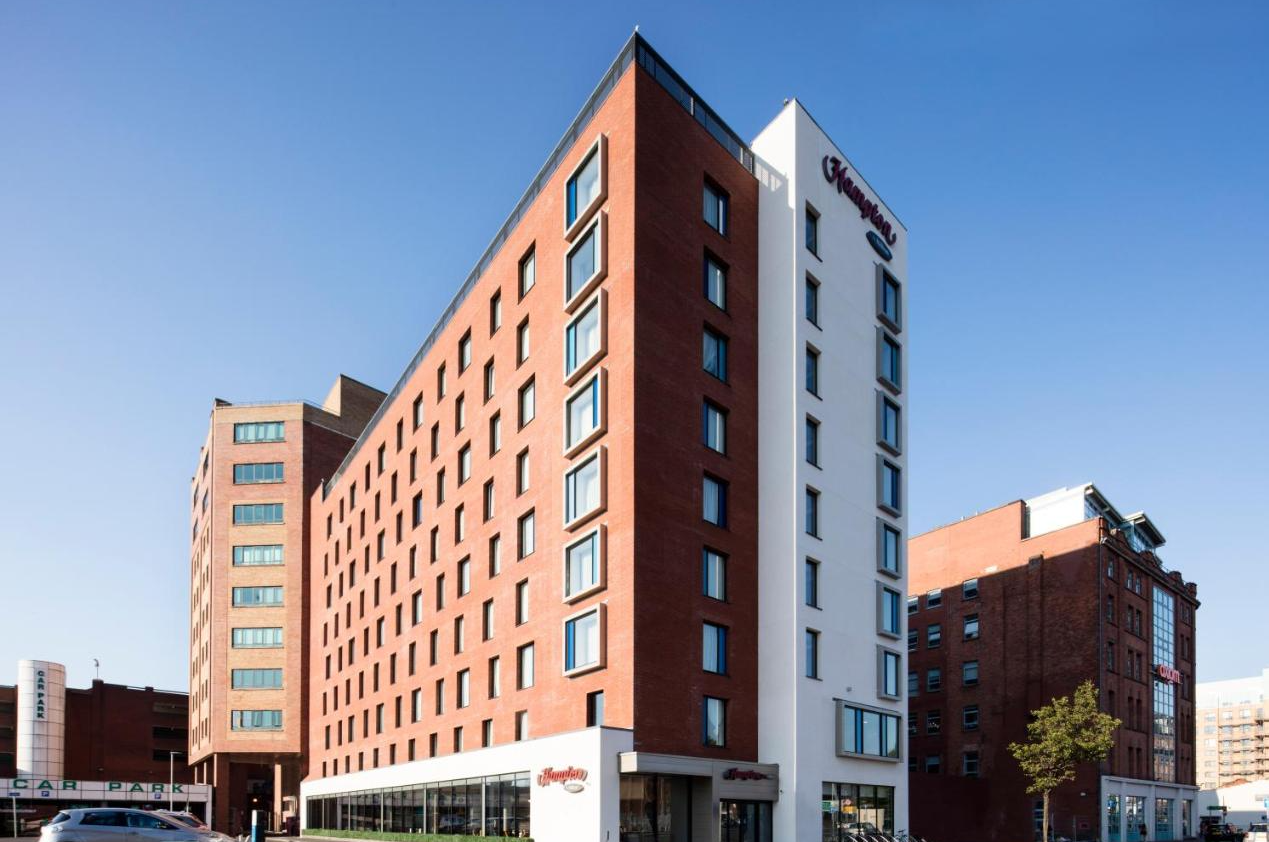 Voorkant van Hampton by Hilton Belfast City Centre