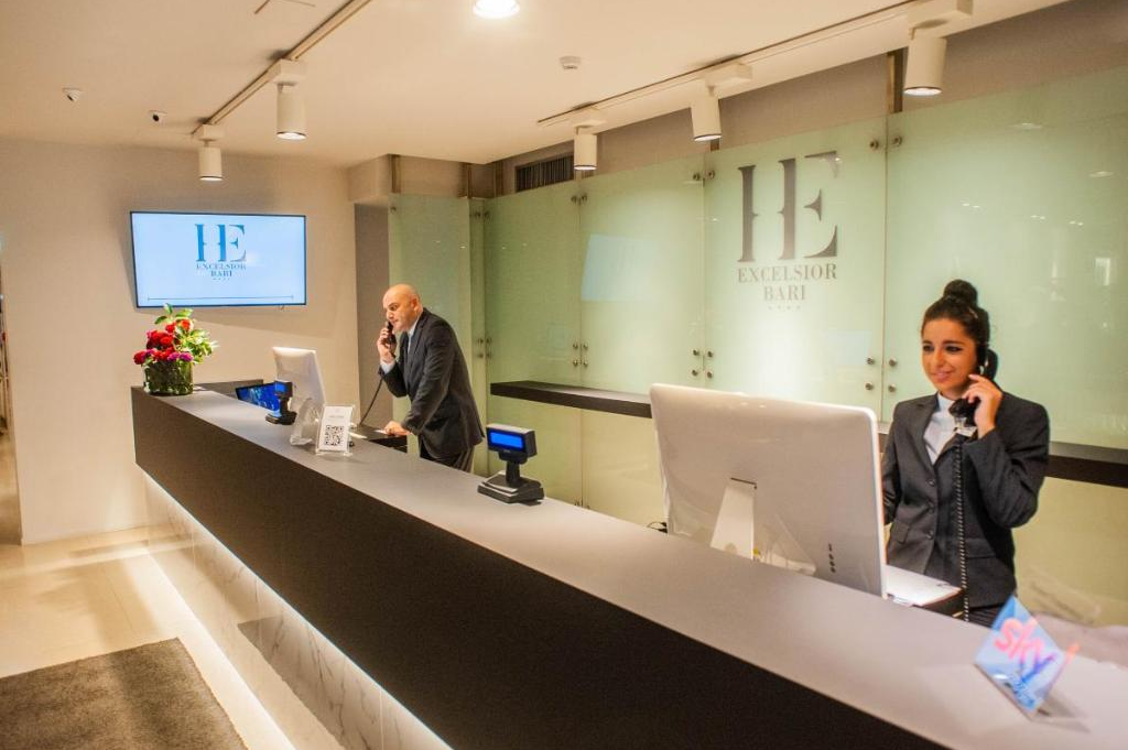 Receptie van Hotel Excelsior Bari 