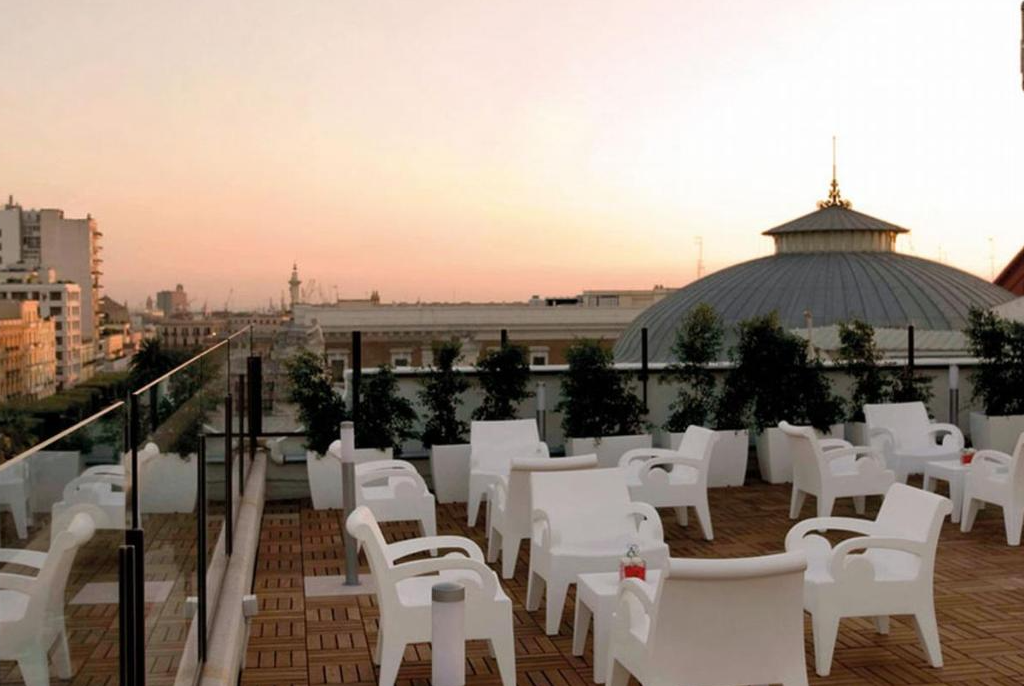 Dakterras van iH Hotels Bari Oriente