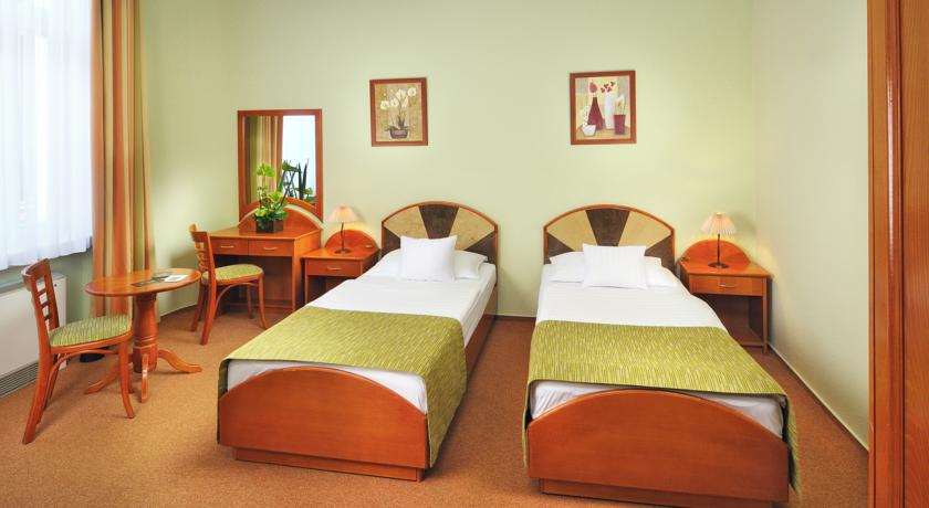 Tweepersoonskamer van hotel Baross City in Budapest