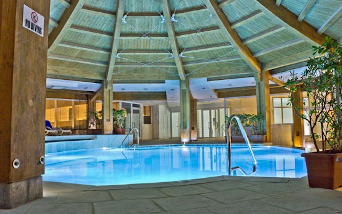 Binnenzwembad van Resort DB Seabank op Malta