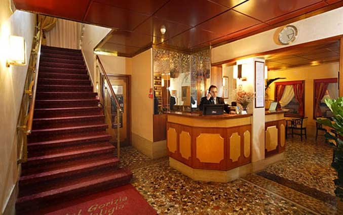 Receptie van Hotel Gorizia a la Valigia in Venetie