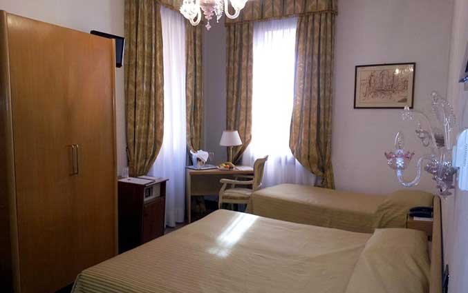 Tweepersoonskamer van Hotel Gorizia a la Valigia in Venetie