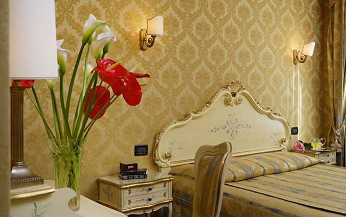 Tweepersoonskamer van Hotel Gorizia a la Valigia in Venetie