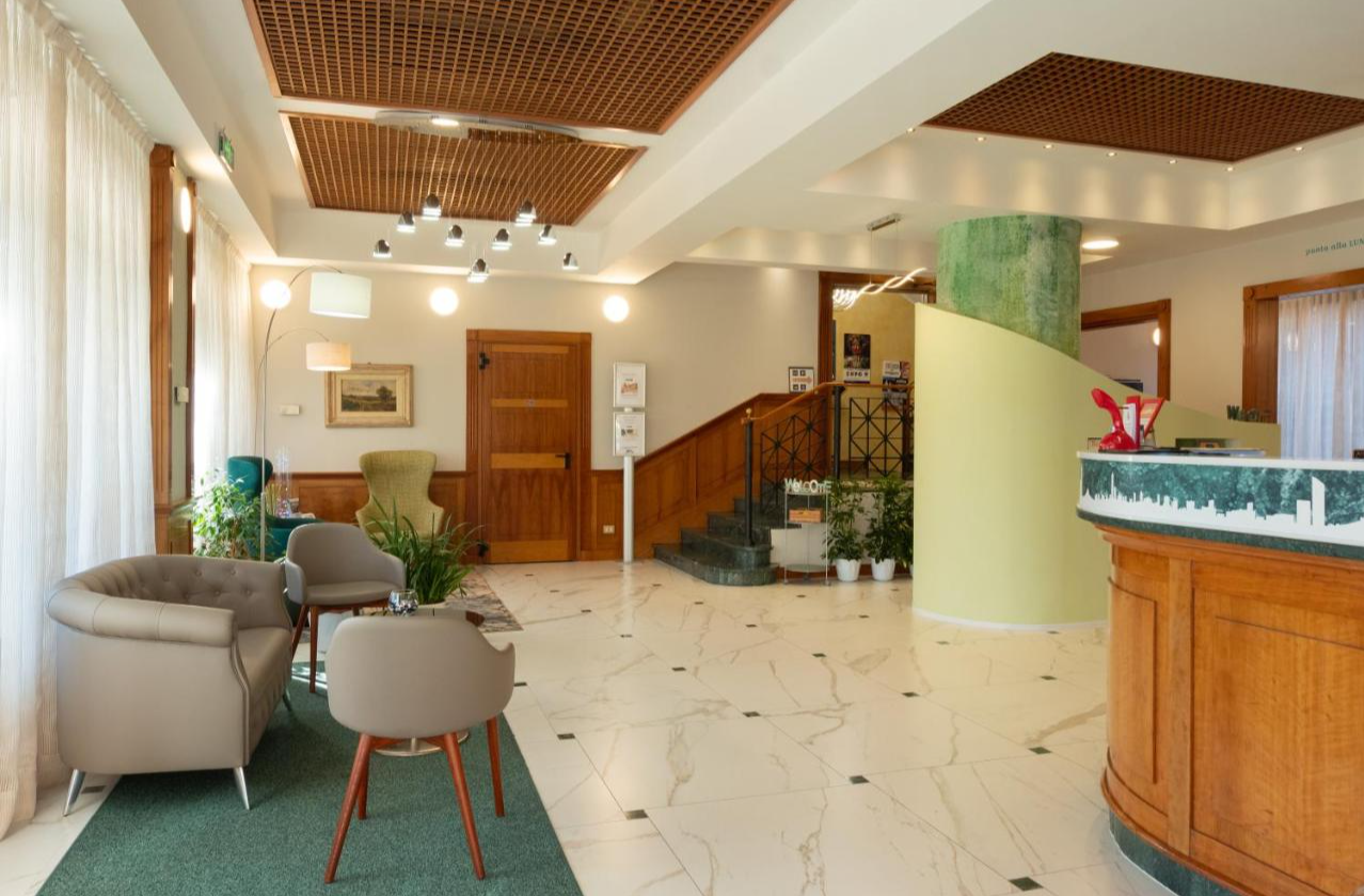 Lobby van Hotel Maggiore Bologna