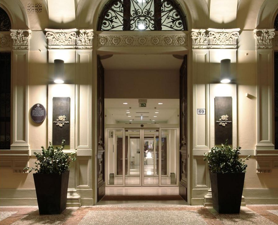 Entree van I Portici Hotel Bologna