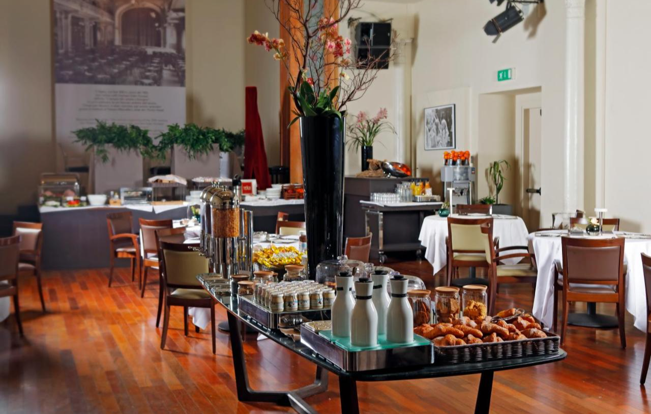 Ontbijtzaal van I Portici Hotel Bologna