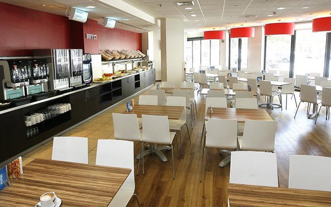 Ontbijtzaal van Hotel Travelodge Poblenou in Barcelona