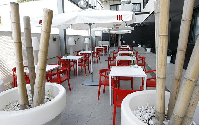 Terras van Hotel Travelodge Poblenou in Barcelona