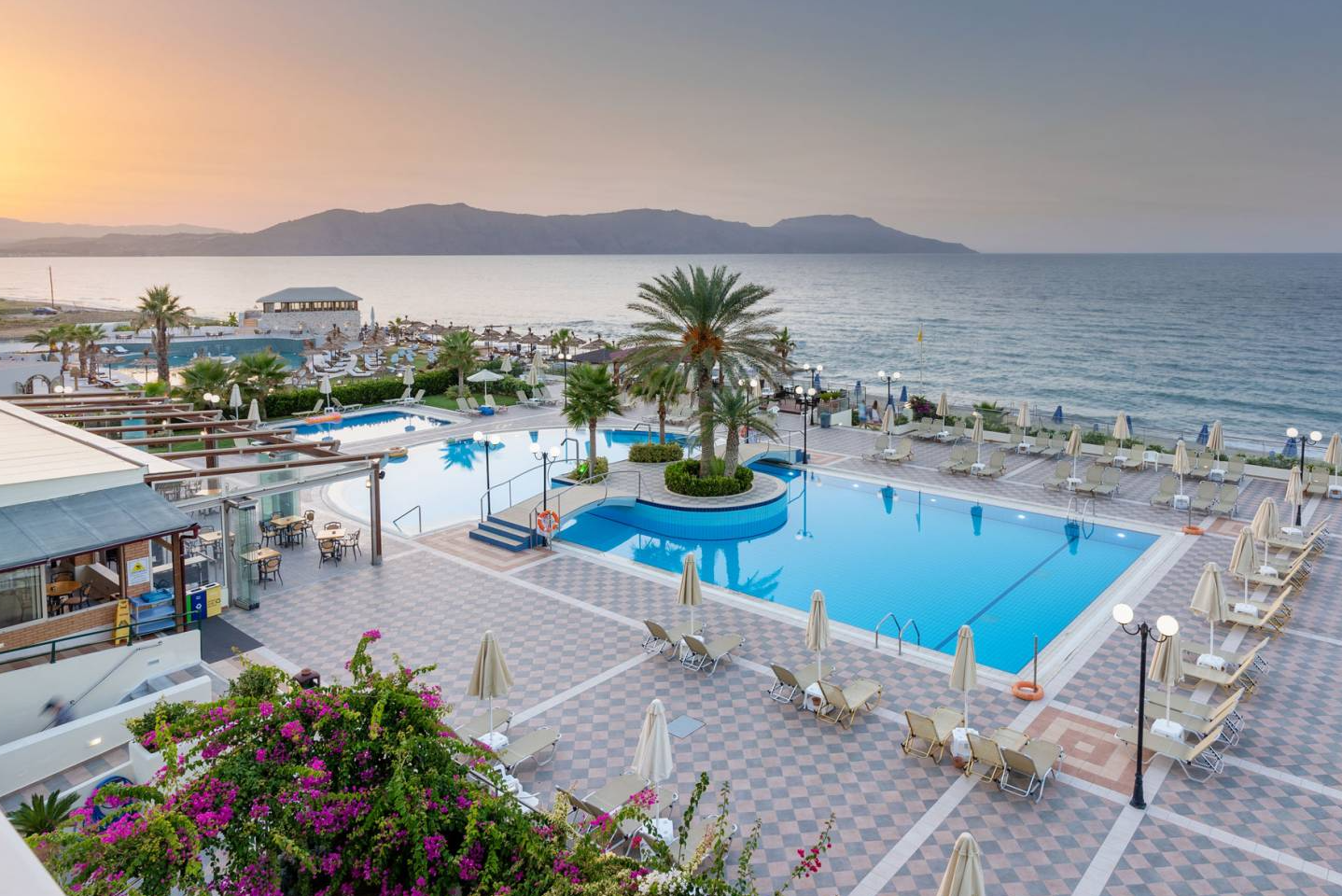 Hydramis Palace Beach Resort