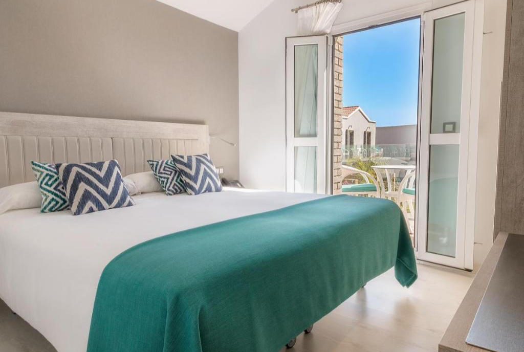 Hotel Los Calderones THe adults recommended