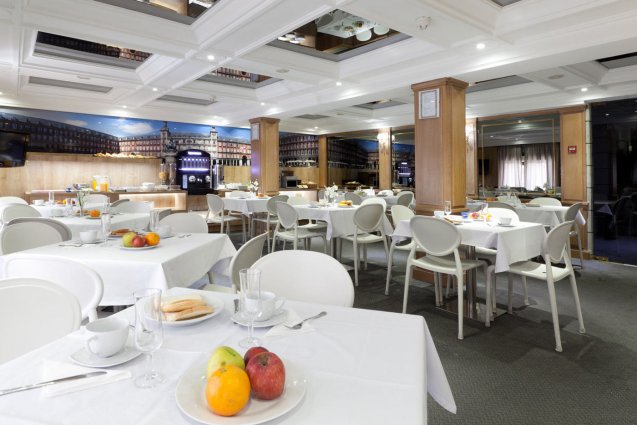 Ontbijtzaal van Espahotel Gran Via in Madrid