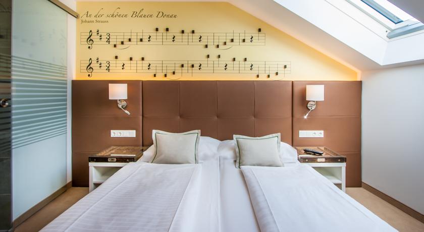 Tweepersoonskamer van hotel Donauwalzer Wenen