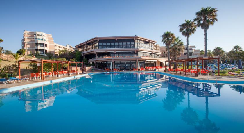 Buitenzwembad van Resort Auramar Beach in Algarve