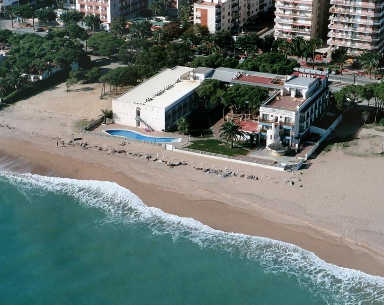 Amaraigua Adults Only