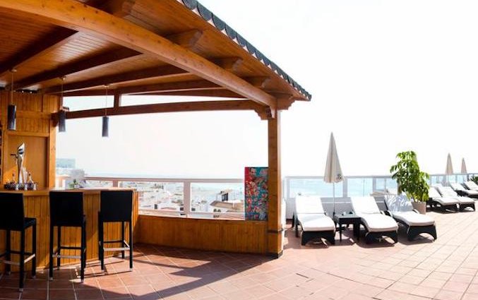 Terras van Hotel AlunaSun Lago Rojo in de Costa del Sol