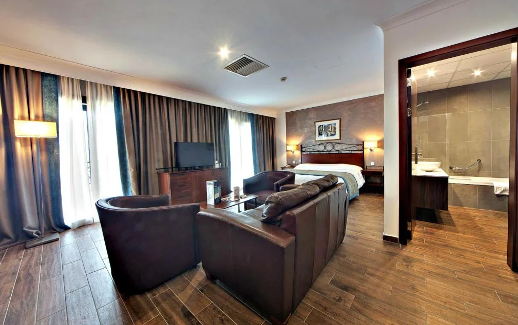 Golden Tulip Vivaldi Hotel