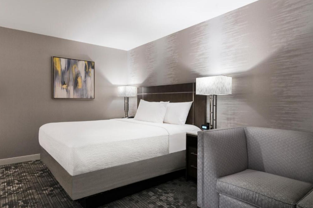 Courtyard by Marriott Edgewater NYC Area