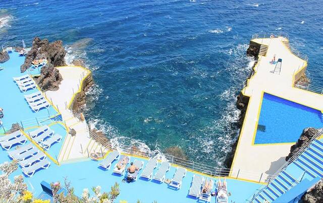 Zonneterras van Hotel Roca Mar op Madeira