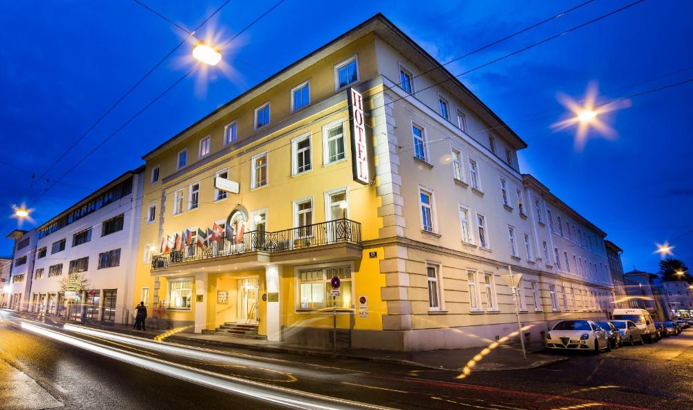 Goldenes Theater Hotel