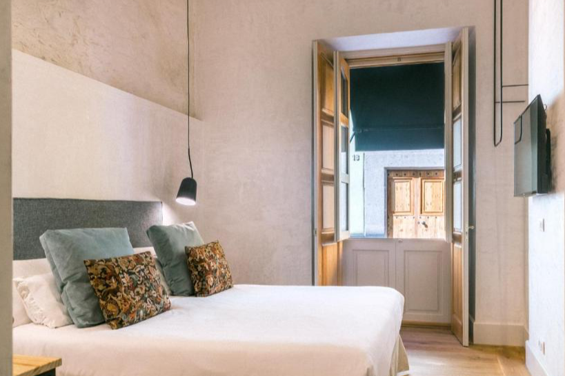 VEINTIUNO Emblematic Hotels