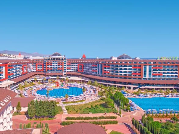 Lonicera World Hotel