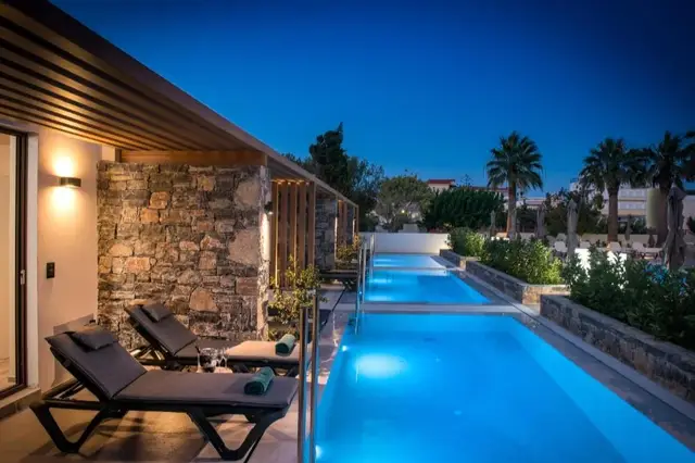 Petousis Hotel and Suites prive zwembad