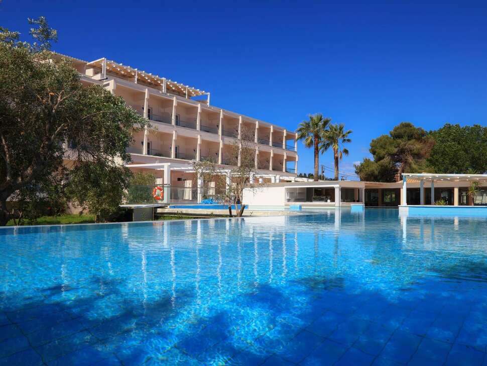 Cavomarina Beach Hotel