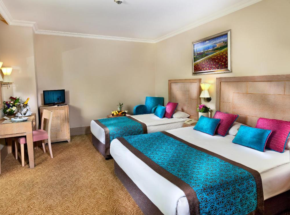 Crystal De Luxe Resort And Spa