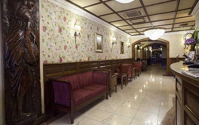 Hal van hotel Arlington O'Connell Bridge in Dublin