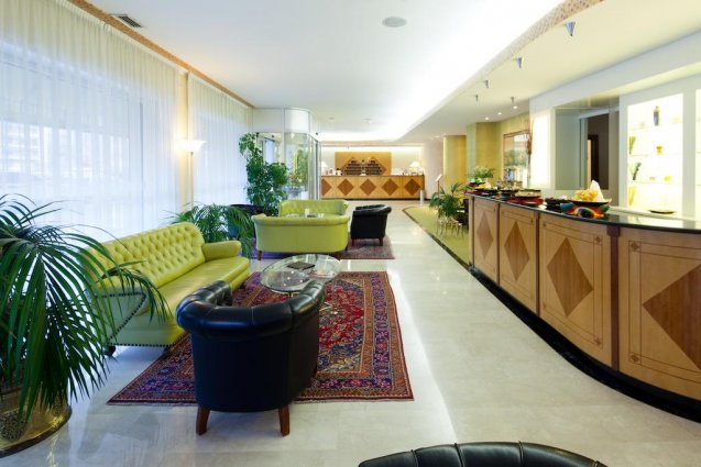 De lobby van Hotel Qualys Nasco Milaan