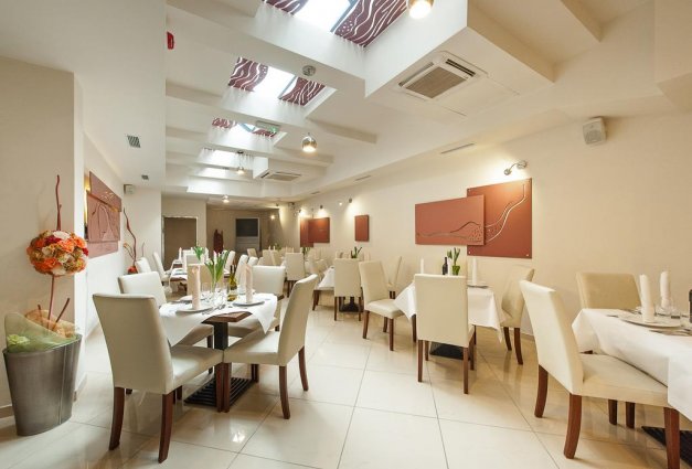 Ontbijtzaal van Hotel Alexander in Krakau