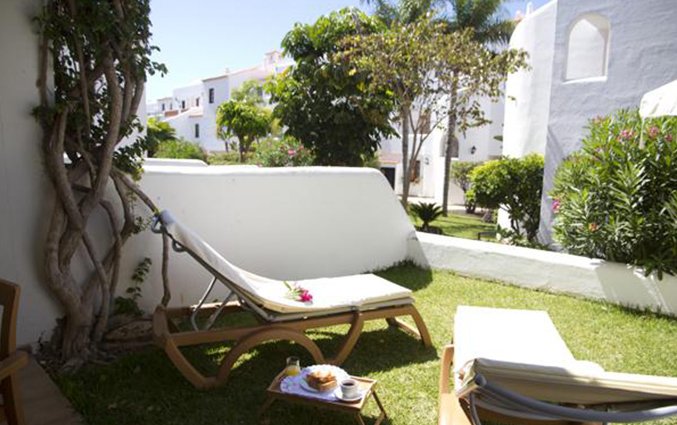 Ligbedden bij Aparthotel Fairways Club op Tenerife