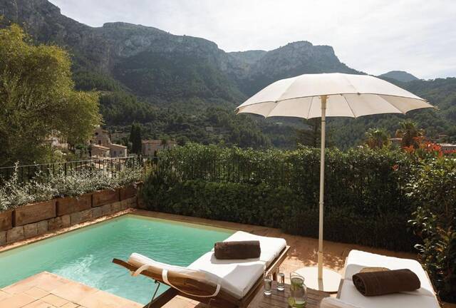 La Residencia, A Belmond Hotel - zwembad met parasol