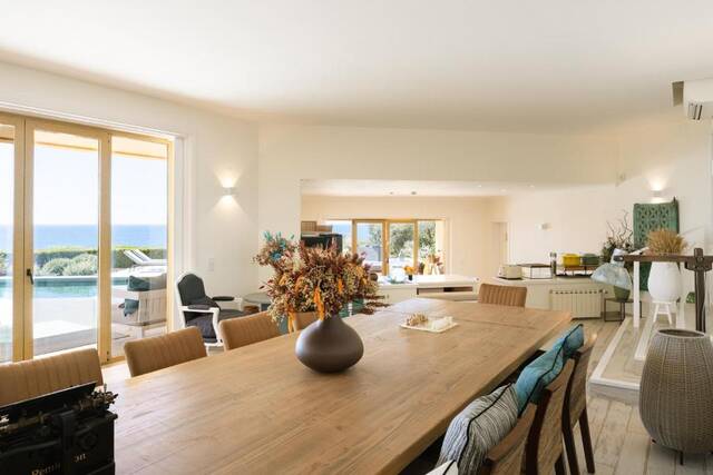 Casa Pôr do Sal - eetkamer met zeezicht
